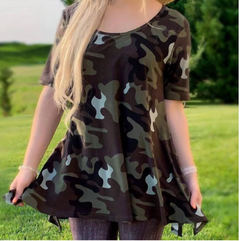 Rocker Chic Fashion Perfect Short Sleeve Top In Camo