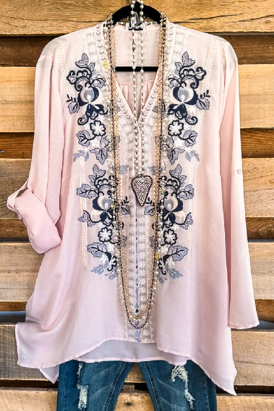 Women's Outfit For The Office AHB EXCLUSIVE: Where My Heart Goes Blouse - Blush