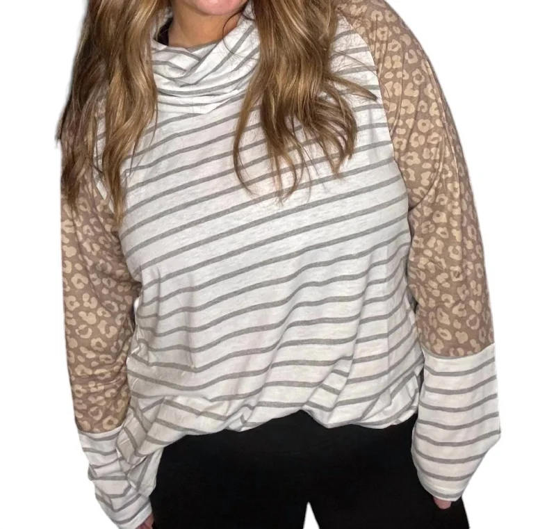 Fashion Forward Turtle Neck Pullover In Ivory/leopard