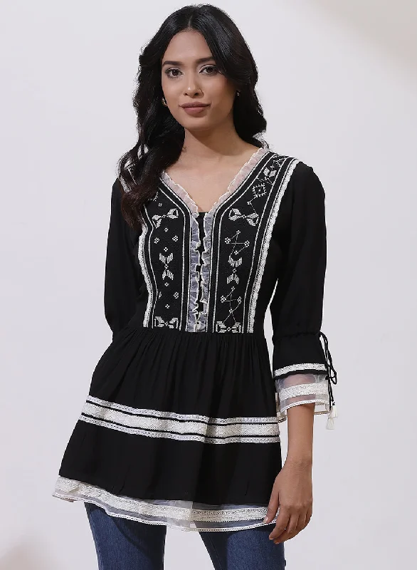 Timeless Women's Outfit Black Tunic With Embroidery & Lace