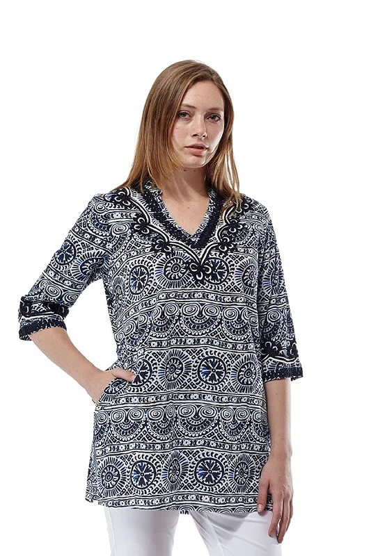 Chic Women's Clothing for Work and Travel La Cera Short Sleeve Printed Tunic Top